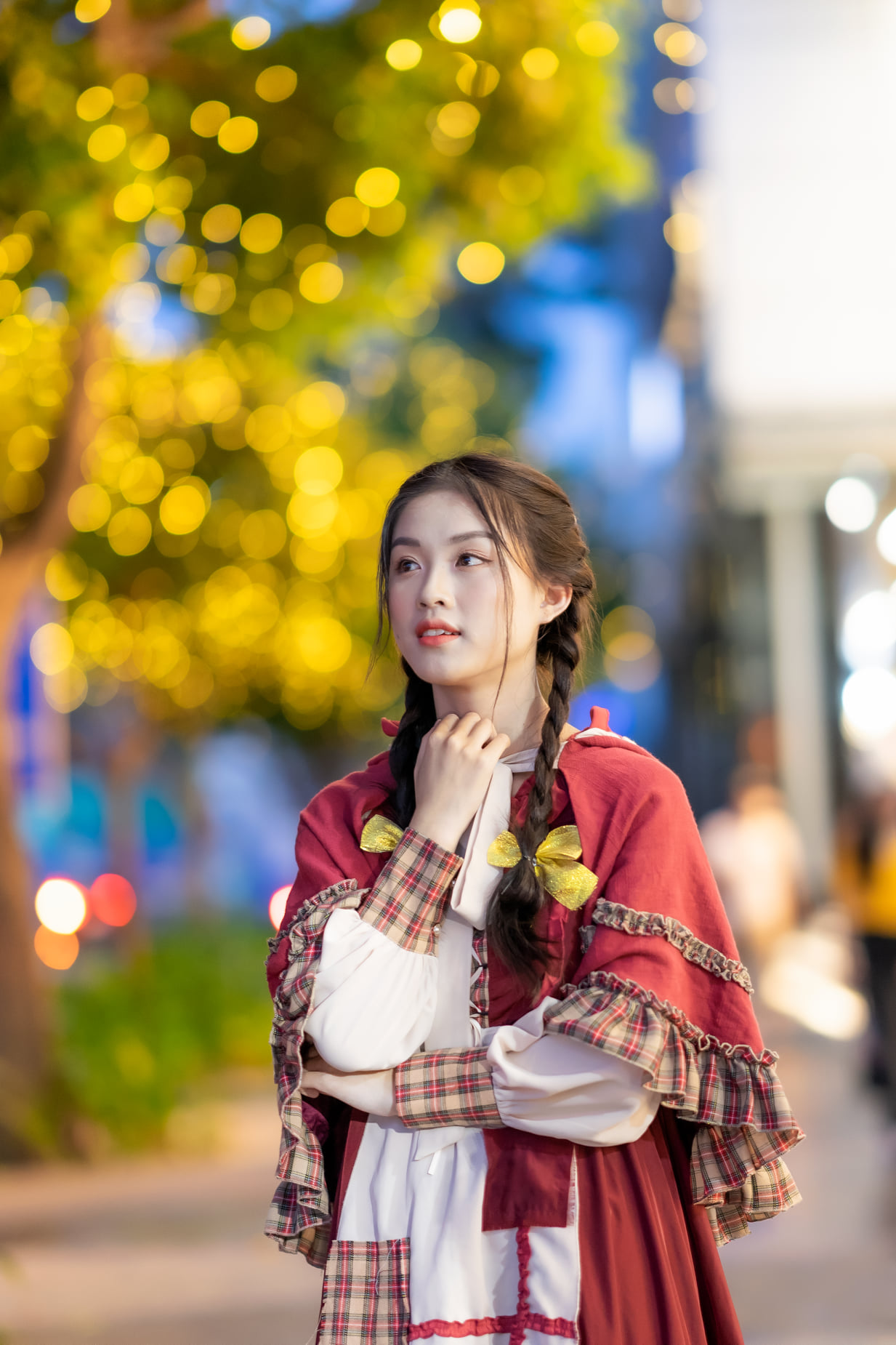 Cồ bé bán diêm image 8