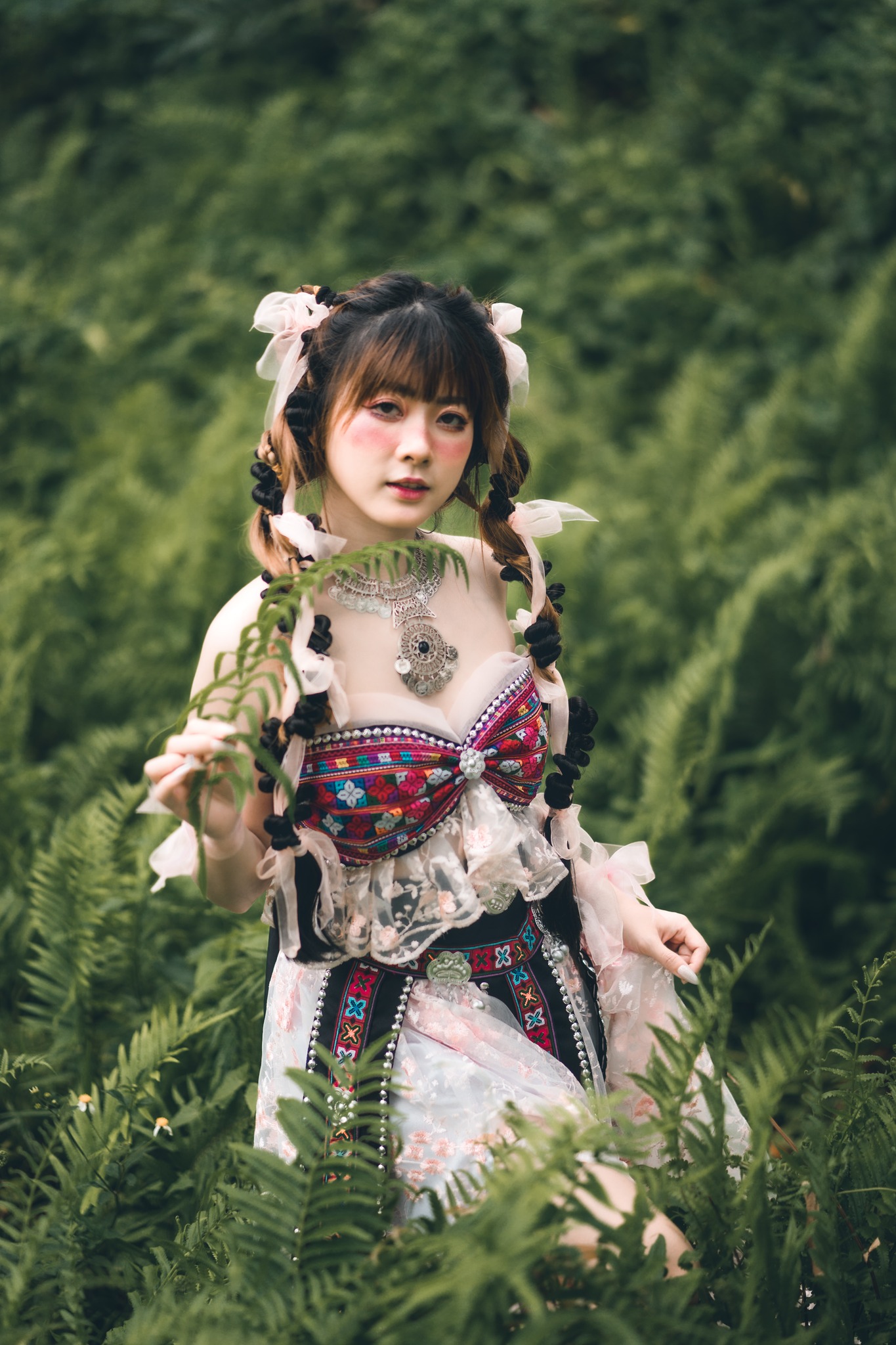 Em gái bản image 12