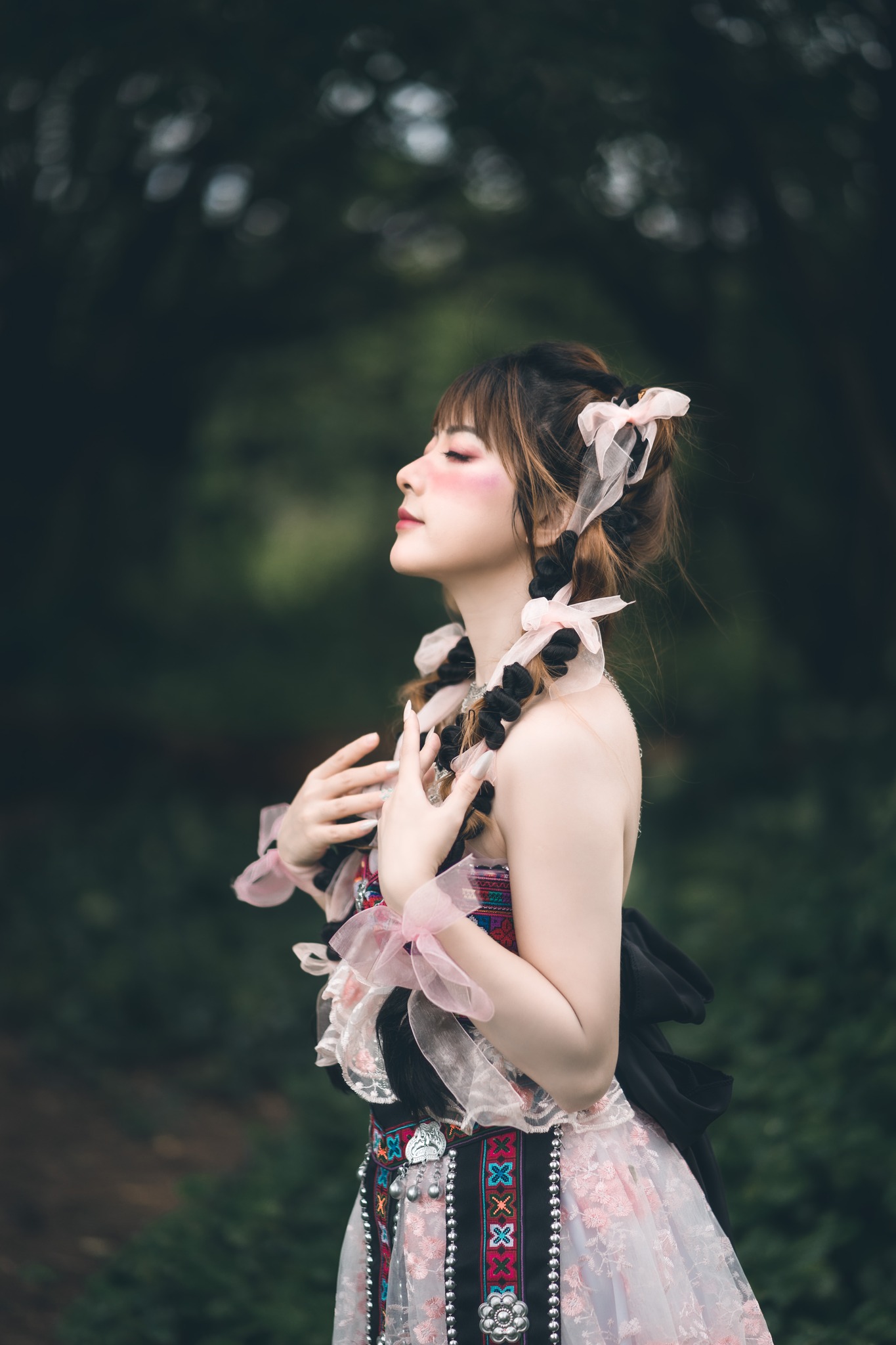 Em gái bản image 13