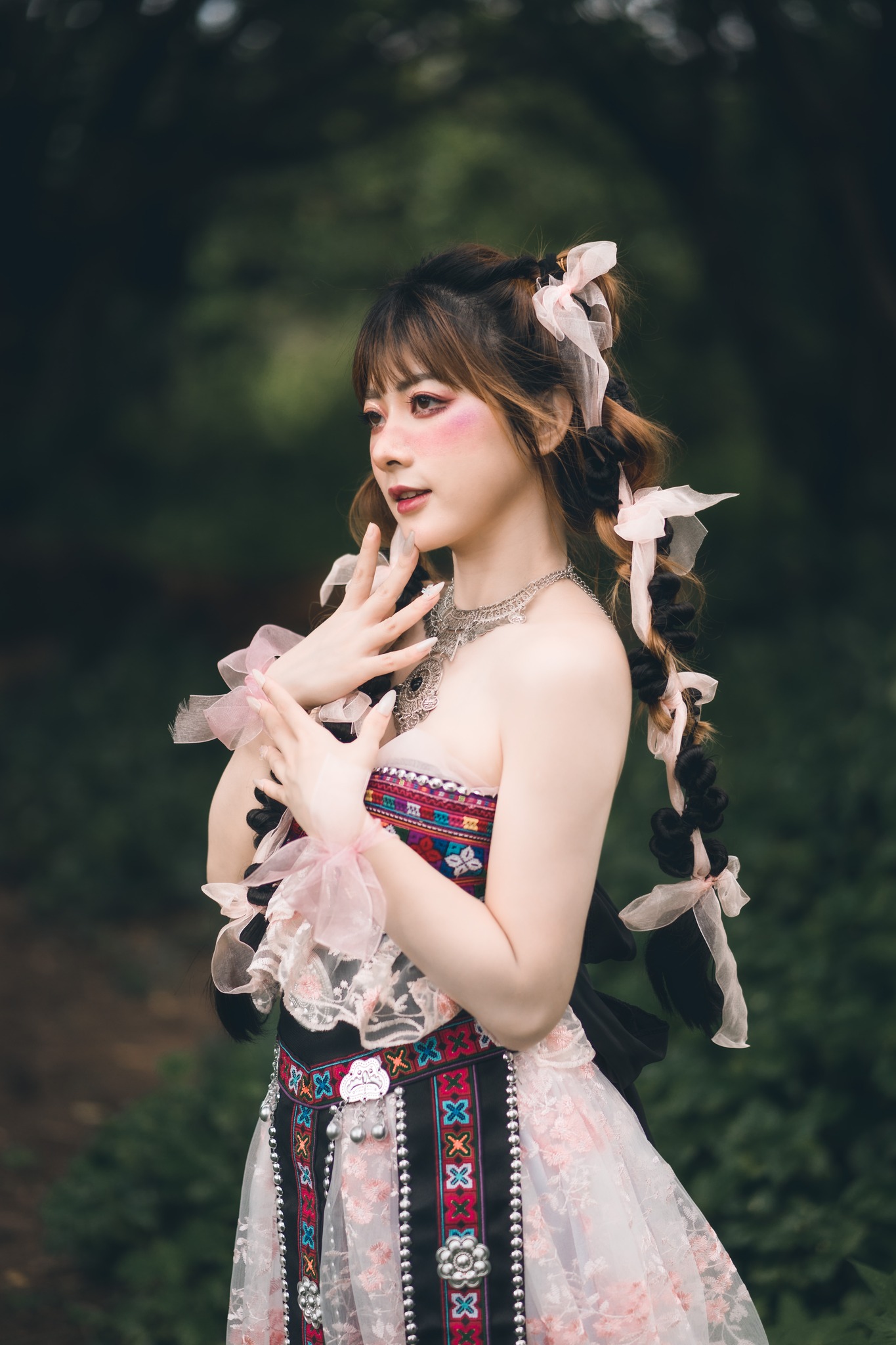 Em gái bản image 5