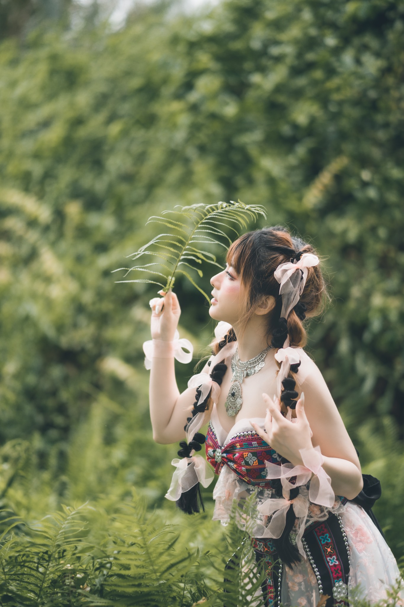 Em gái bản image 6